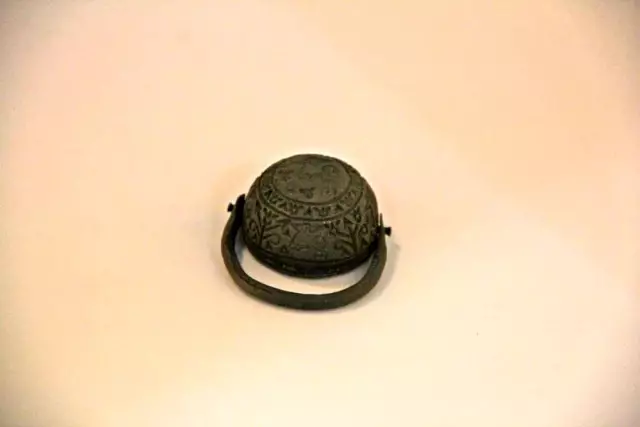 Krem kutusunda yurt dışına kaçırılmak üzereydi! Dünyada 3 tane bulunan Hitit mührü sergilenmeye başladı Krem kutusunda yurt dışına kaçırılmak üzereydi! Dünyada 3 tane bulunan Hitit mührü sergilenmeye başladı