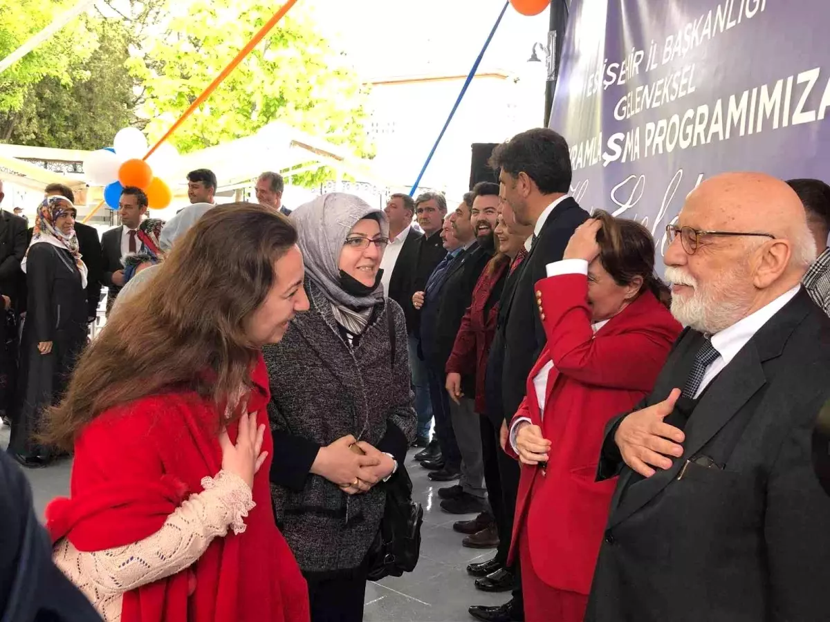 AK Parti'de 'Geleneksel Bayramlaşma' sevinci