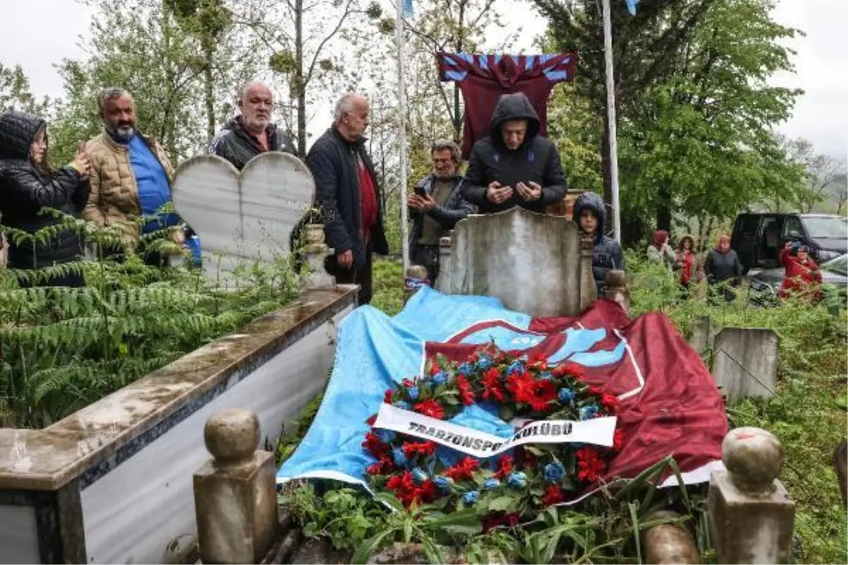 Ahmet Ağaoğlu'ndan vefat eden taraftarların mezarlarına ziyaret
