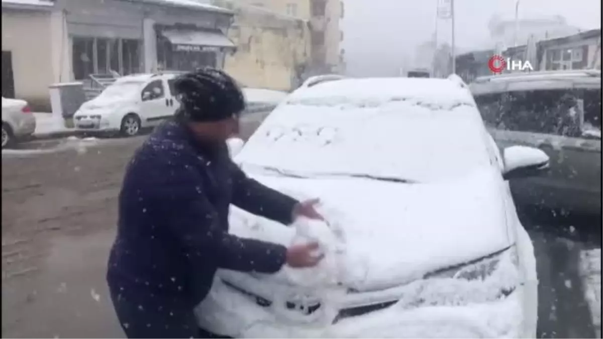 Çıldır'da yoğun kar yağışı etkili oldu