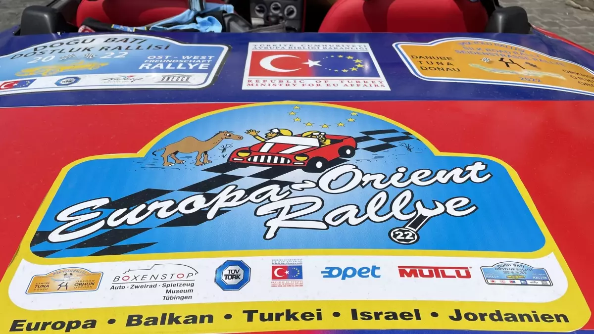 Europa-Orient/Doğu-Batı Dostluk ve Barış Rallisi Brüksel'den yola çıktı