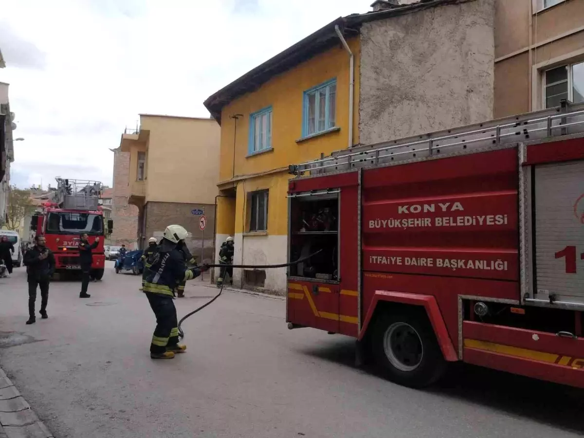 Son dakika haberleri... Evde yangın çıktı, 1 kişi dumandan etkilendi