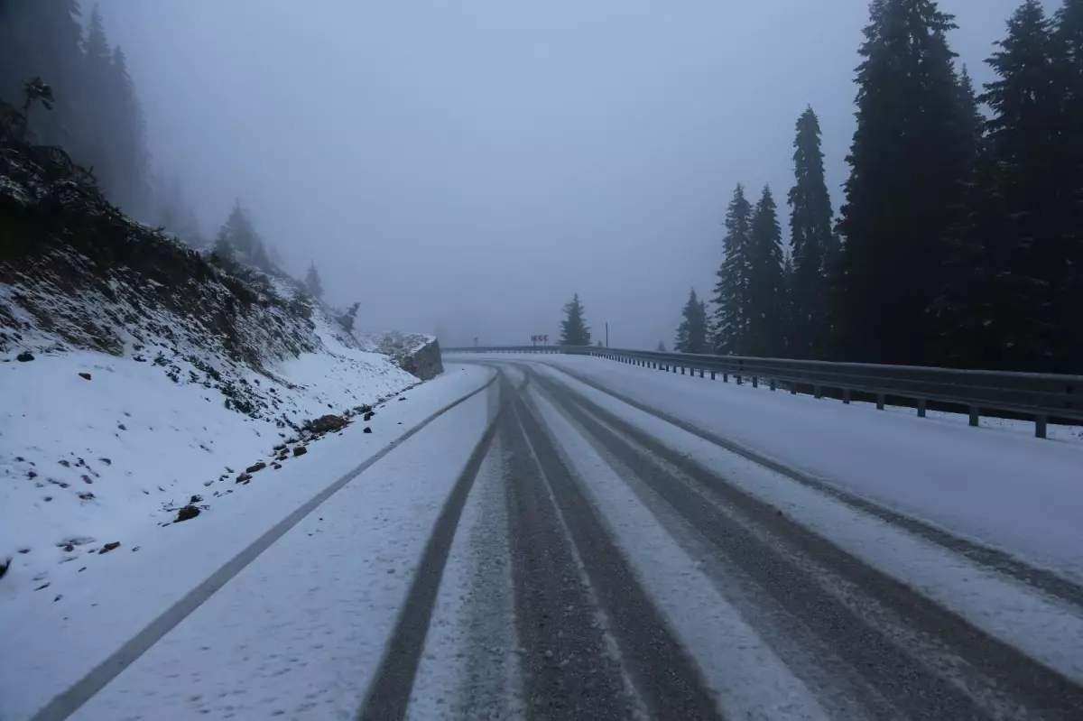 Ilgaz Dağı'nda mayıs ayında kar sürprizi