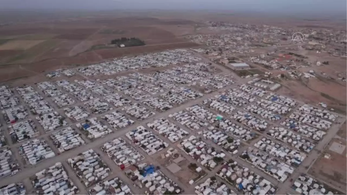 Irak'ın Sincar ilçesindeki çatışmalardan kaçan Yezidiler