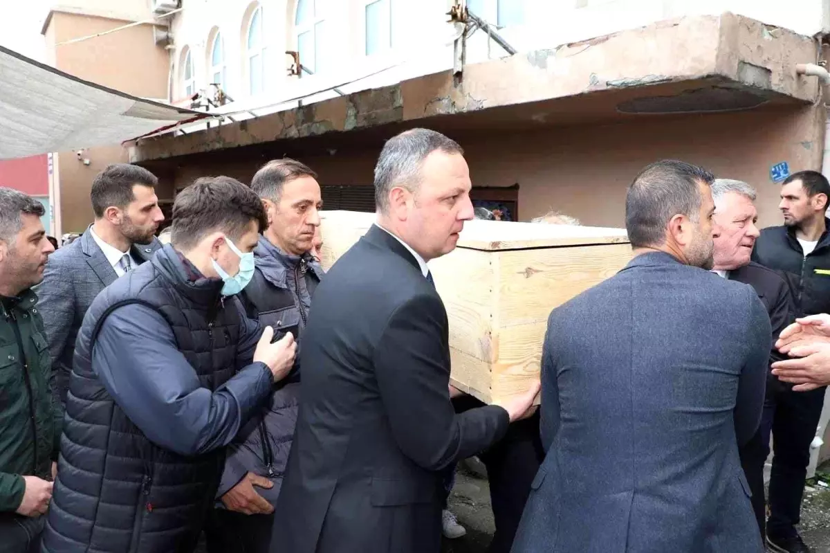 Kanserden ölen eski muhtar son yolculuğuna uğurlandı