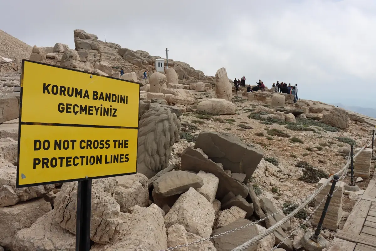 Nemrut Dağı'nda bayram yoğunluğu yaşandı