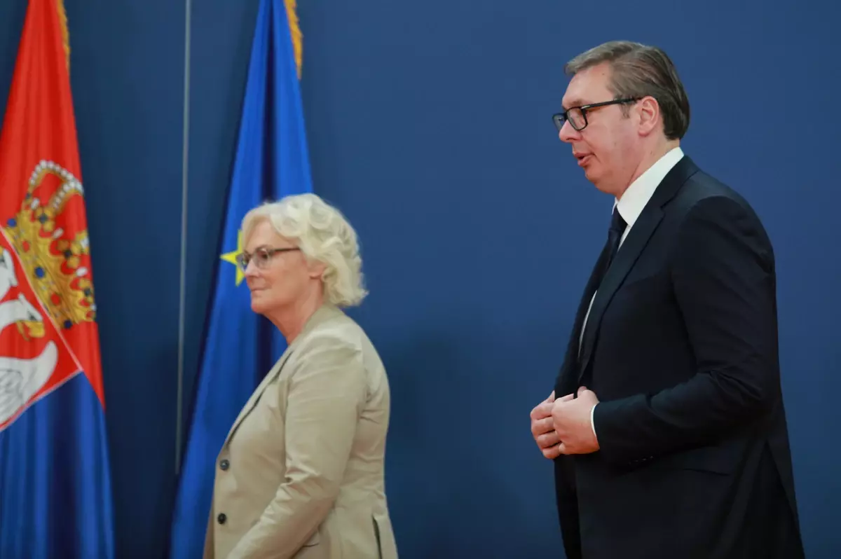 Sırbistan Cumhurbaşkanı Vucic, Almanya Savunma Bakanı Lambrecht'i kabul etti