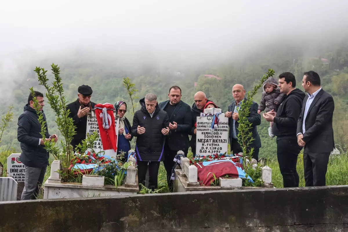 Başkan Ahmet Ağaoğlu, vefat eden taraftarların mezarlarını ziyaret etti