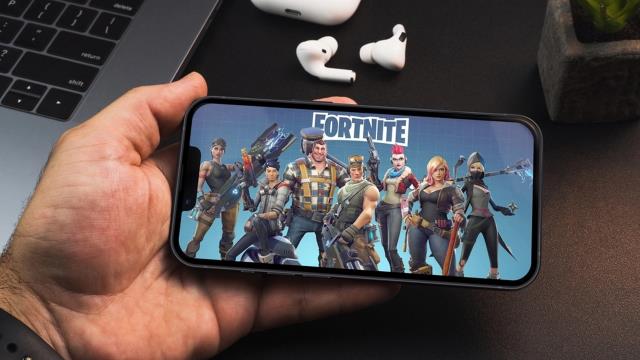 Xbox, Fortnite'ın iPhone'lara geri dönmesine yardımcı oldu Xbox, Fortnite'ın iPhone'lara geri dönmesine yardımcı oldu