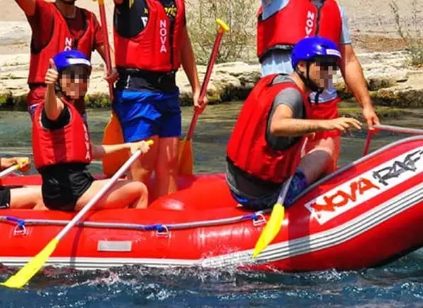 Boşanmak isteyen kocasına karşı dava açtı, köpük partisi fotoğrafını delil olarak sundu
