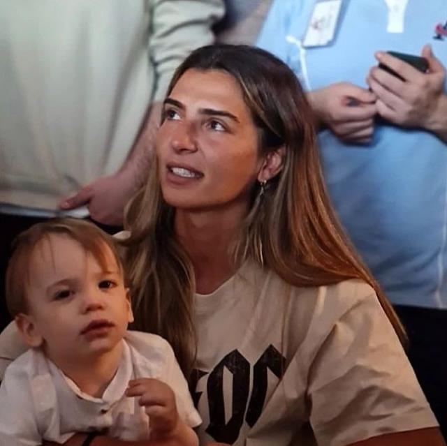 Sakatlığından dolayı Survivor'dan elenen Merve Aydın, aylar sonra ailesiyle kavuştu Sakatlığından dolayı Survivor'dan elenen Merve Aydın, aylar sonra ailesiyle kavuştu