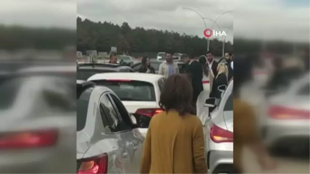Trafik magandaları yol kapatıp havaya ateş açtı
