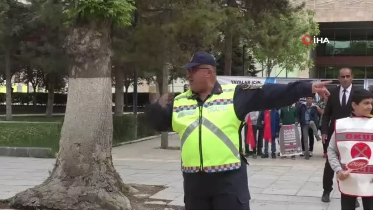 Son dakika haberi! Yurt genelinde eş zamanlı 'Yayalar İçin 5 Adımda Güvenli Trafik' etkinliği düzenlendi