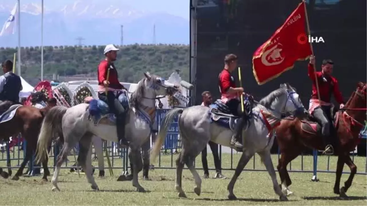 11 kişilik cirit takımının en küçük üyesi cesareti ve yeteneğiyle örnek oluyor