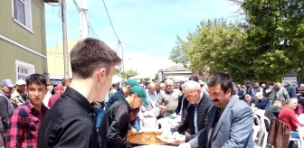 Bandırma Doğa Mahallesinde binlerce kişiye hayır yemeği verildi
