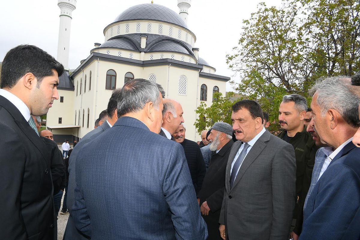 Başkan Gürkan, Doğanşehir Sürgü Mahallesini ziyaret etti