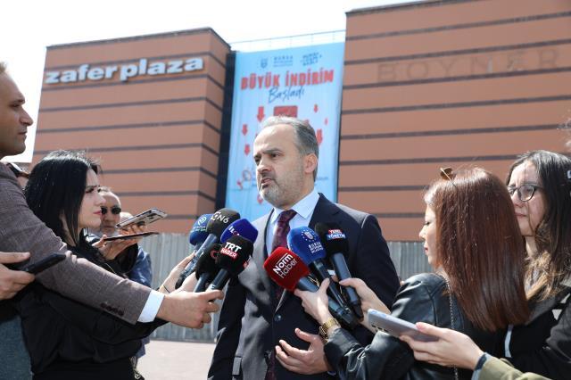 Bursa Büyükşehir Belediyesi'nin tarihi projesinde son engel de ortadan kalktı! AVM'ye ait bina yıkılıyor Bursa Büyükşehir Belediyesi'nin tarihi projesinde son engel de ortadan kalktı! AVM'ye ait bina yıkılıyor