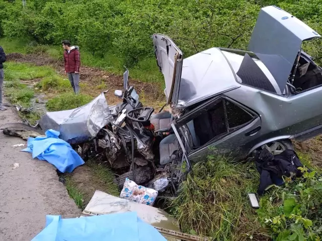 Kızını doktora götürürken arabayla bahçeye uçtular! Baba öldü, evladı yaşam mücadelesi veriyor