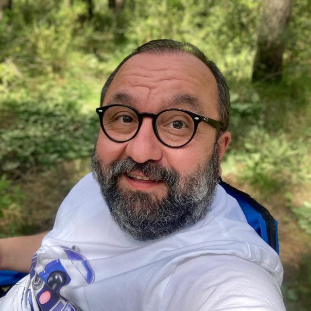 Oyuncu Erdem Baş ülkeyi terk edip ABD'ye yerleşti