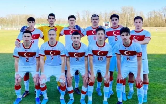 Fenerbahçe'de Arda Güler yıkımı yaşıyor! Ne yaptıysa doktorları ikna edemedi Fenerbahçe'de Arda Güler yıkımı yaşıyor! Ne yaptıysa doktorları ikna edemedi