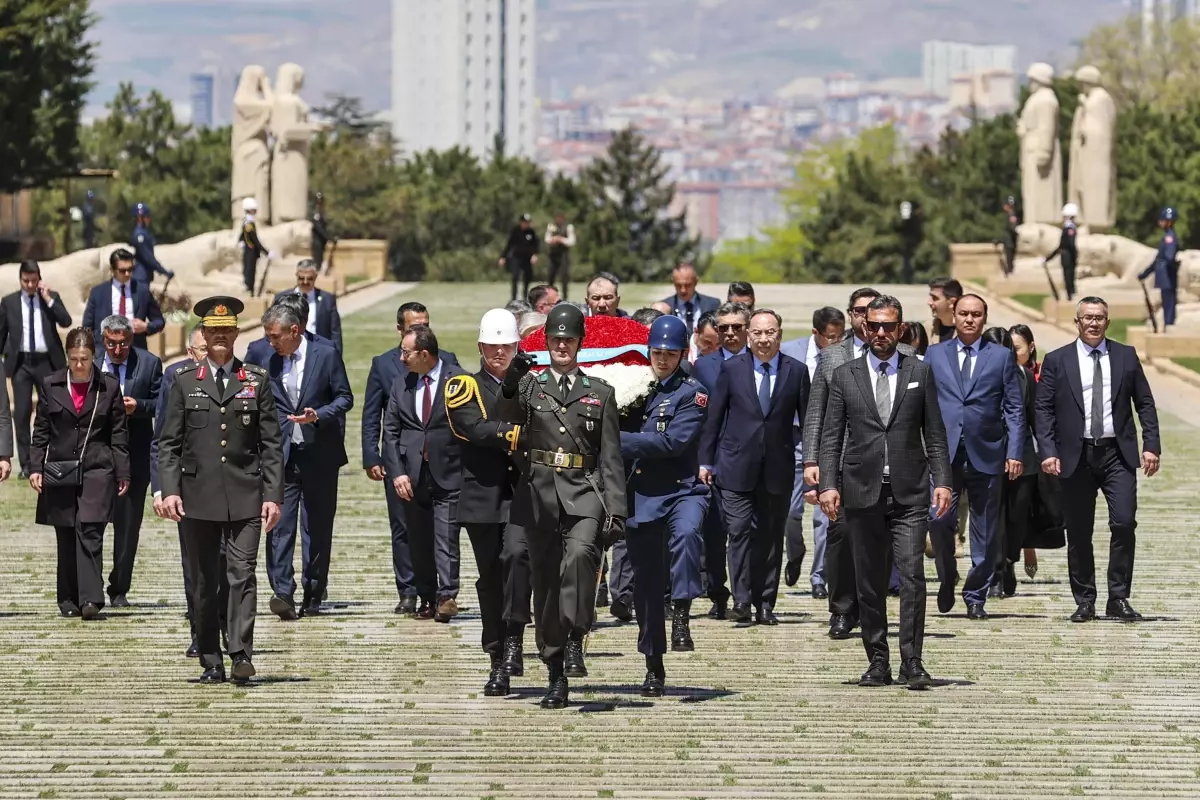 Kazakistan Cumhurbaşkanı Tokayev, Anıtkabir'i ziyaret etti