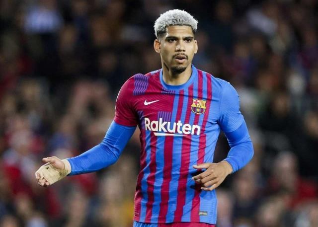 Dünya, Barcelona'nın yıldızı için dua ediyor! Arkadaşları ambulans kapısında sıra oldu