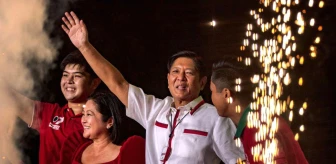 Marcoslar'ın 36 yıl sonra iktidara dönmesi Filipinliler için ne anlama geliyor?