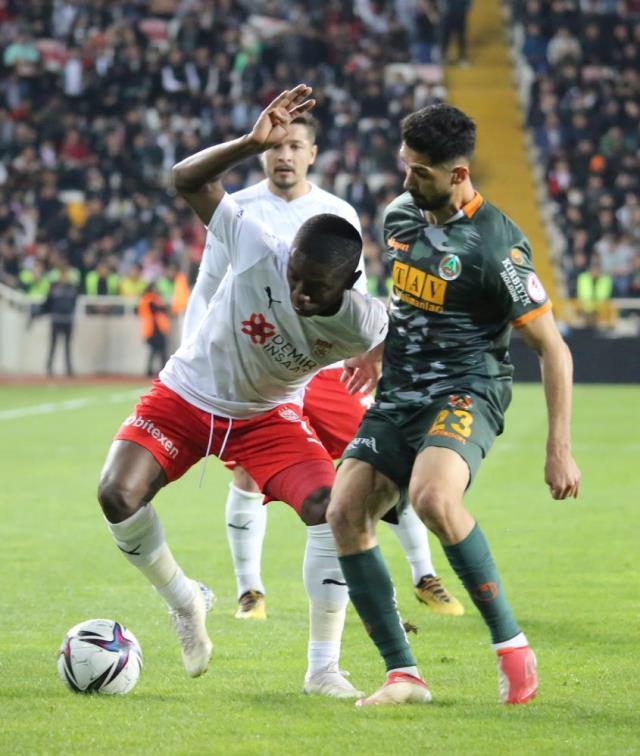 Sivas'ta nefes kesen maç! Türkiye Kupası'nda finalin adı belli oldu