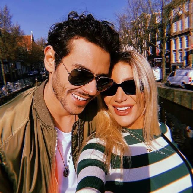 Cem Belevi'nin ihanetiyle sarsılan İrem Derici, konserinde ağladı