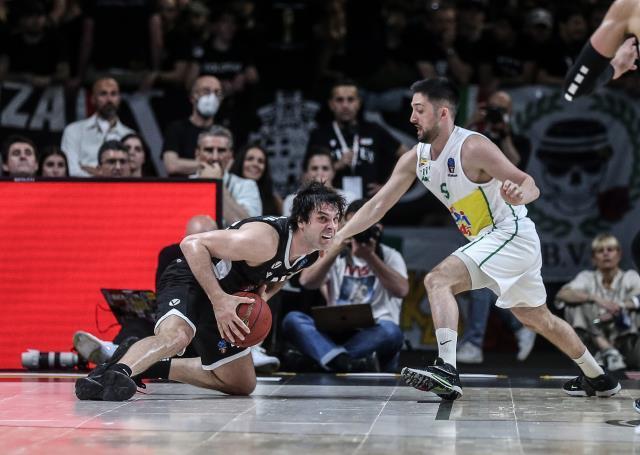 Eurocup finalinde Frutti Extra Bursaspor, Virtus Segafredo Bologna'ya kaybetti Eurocup finalinde Frutti Extra Bursaspor, Virtus Segafredo Bologna'ya kaybetti