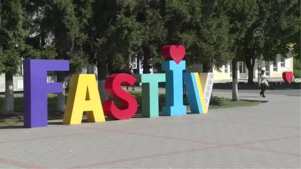 Ukrayna'nın Fastiv kenti, tehlikeli bölgelerden ayrılan siviller için sığınak oldu