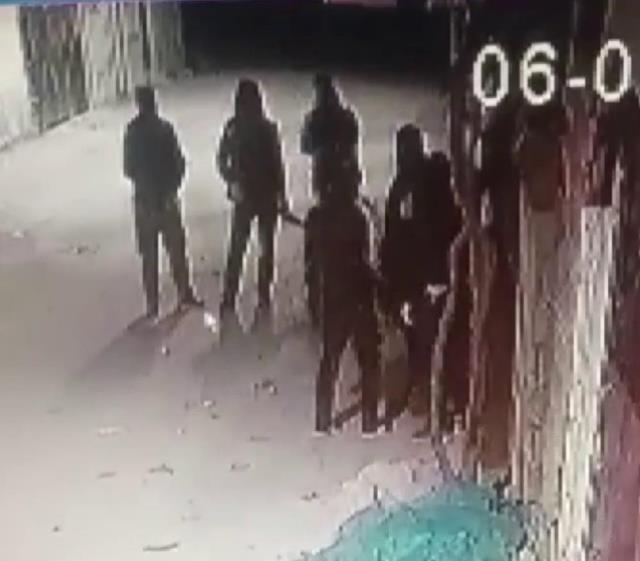 Adana'da DEAŞ sempatizanları bir ailenin evine saldırdı: Önce kurşunladılar sonra yaktılar