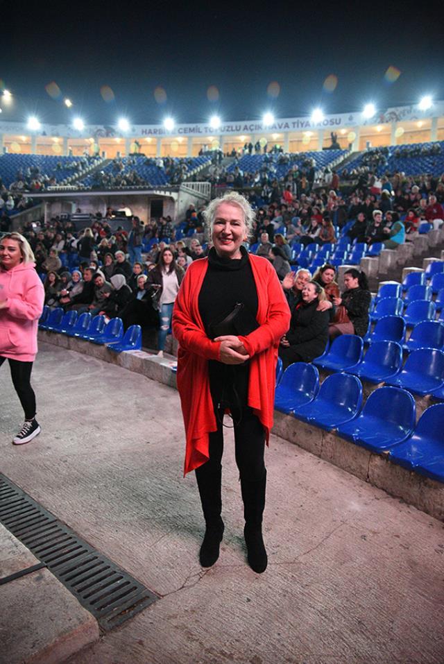 Ayta Sözeri… SAHNEDEKİLER SEYİRCİDEN DAHA KALABALIKTI!...