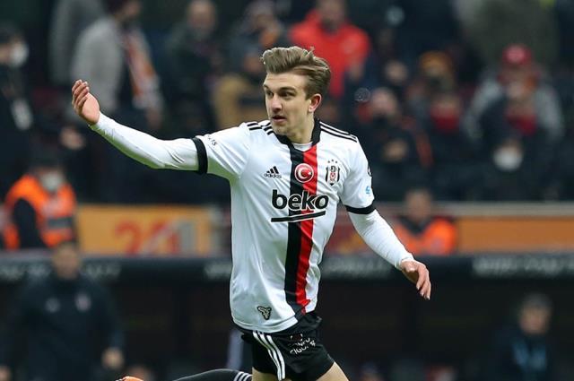 Beşiktaş'ta transfer harekatı başladı! Gidecek ve kalacak futbolcular belli oldu Beşiktaş'ta transfer harekatı başladı! Gidecek ve kalacak futbolcular belli oldu