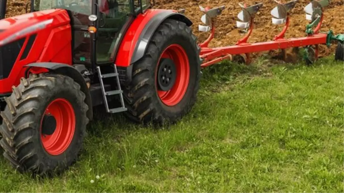 Şanlıurfa'da yaşayan bir baba, aniden önüne atlayan 6 yaşındaki oğlunu traktörle ezdi