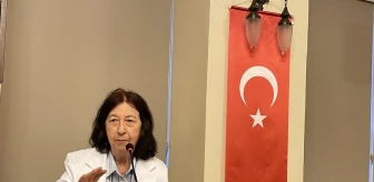 Yazar Sevinç Çokum, Türk Edebiyat Vakfı'nda okurlarıyla bir araya geldi