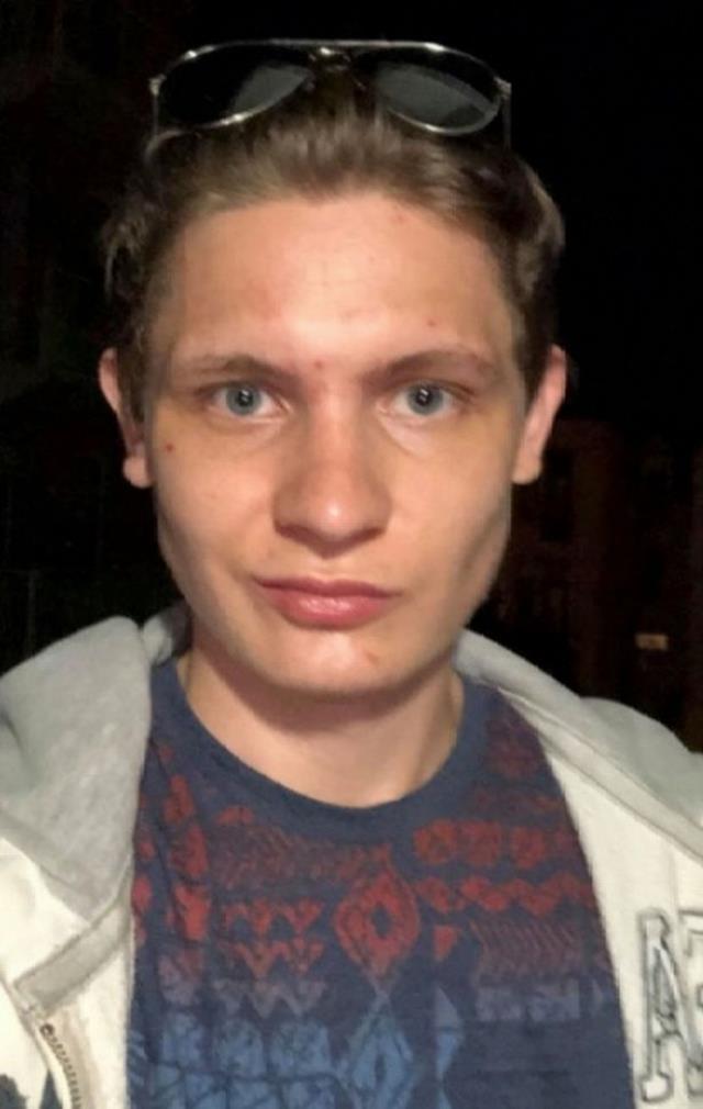 'Cinsel organım lazım değildi' diyerek kendi başına cinsiyet değiştirme ameliyatı yaptı 'Cinsel organım lazım değildi' diyerek kendi başına cinsiyet değiştirme ameliyatı yaptı