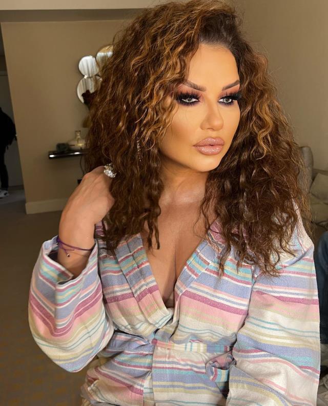 Deniz Seki'nin sahne öncesi fotoğraflarını paylaştı, her gören Bülent Ersoy zannetti Deniz Seki'nin sahne öncesi fotoğraflarını paylaştı, her gören Bülent Ersoy zannetti