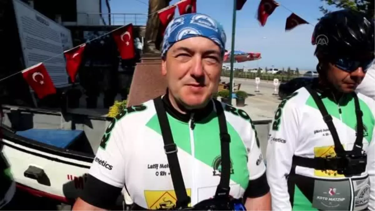 KASTAMONU - Bisikletçilerin Selanik'ten Samsun'a taşıdığı 'Ata toprağı' Kastamonu'ya ulaştı