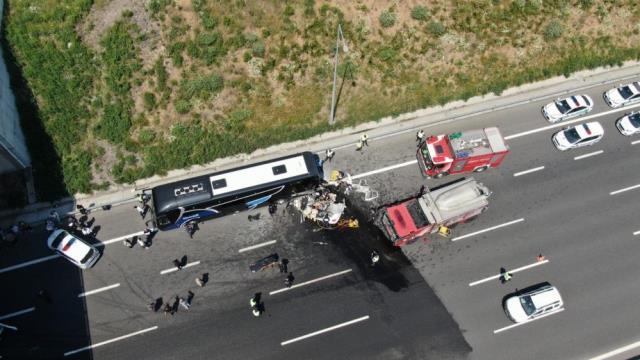 Kuzey Marmara Otoyolu'nda feci kaza: Anne öldü, baba ve oğlu ağır yaralı Kuzey Marmara Otoyolu'nda feci kaza: Anne öldü, baba ve oğlu ağır yaralı