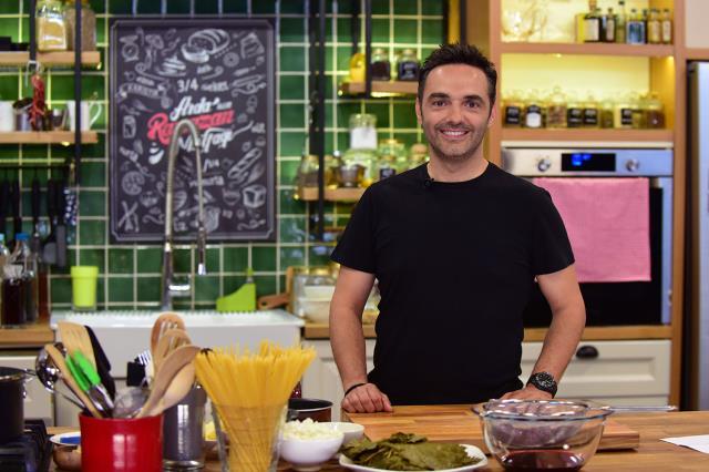 MasterChef'te Mehmet Yalçınkaya'nın jüriden ayrılacağı iddiası! Yerine Arda Türkmen ile anlaşıldı MasterChef'te Mehmet Yalçınkaya'nın jüriden ayrılacağı iddiası! Yerine Arda Türkmen ile anlaşıldı