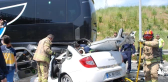 Son dakika gündem: Tuzla'da otobüse çarpan otomobildeki 1 kişi öldü, 2 kişi yaralandı