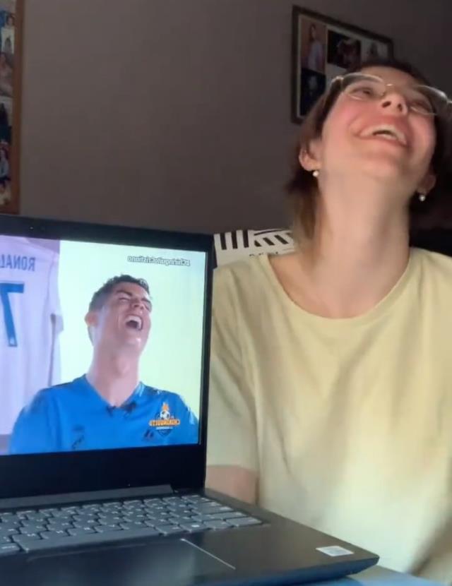 Videosu izlenme rekorları kırıyor! Genç kadın, Cristiano Ronaldo'yu kelime kelime ezberledi