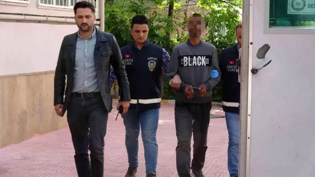Eşine ve öz kardeşine kurşun yağdırdı