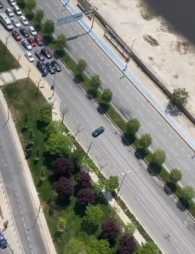 Kartal'da yolu kapatan sürücü dirft yaptı! O anlar anbean görüntülendi