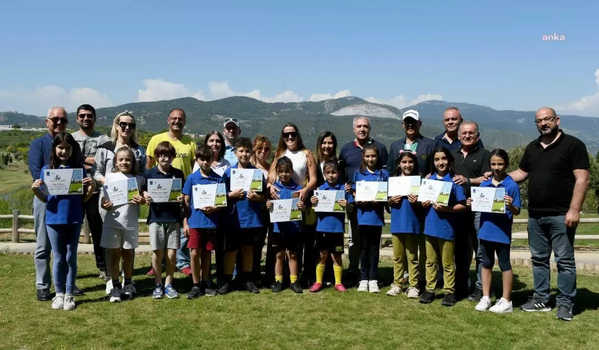 Kuşadası'nda Geleceğin Golfçüleri Sertifikalarına Kavuştu