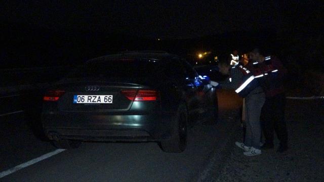 Milli güreşçi Kayaalp'in yolun karşısına geçen yayaya çarptı: 1 ölü Milli güreşçi Kayaalp'in yolun karşısına geçen yayaya çarptı: 1 ölü