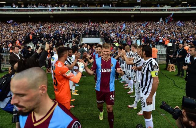 Şampiyon İstanbul'dan zaferle dönüyor! Trabzonspor, Altay'ı 2-1 yendi