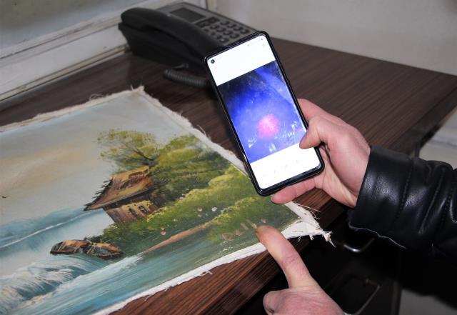 Antikacıdan aldığı tablonun üzerindeki ince detayı fark edince, 5 milyon eurodan satışa çıkardı Antikacıdan aldığı tablonun üzerindeki ince detayı fark edince, 5 milyon eurodan satışa çıkardı