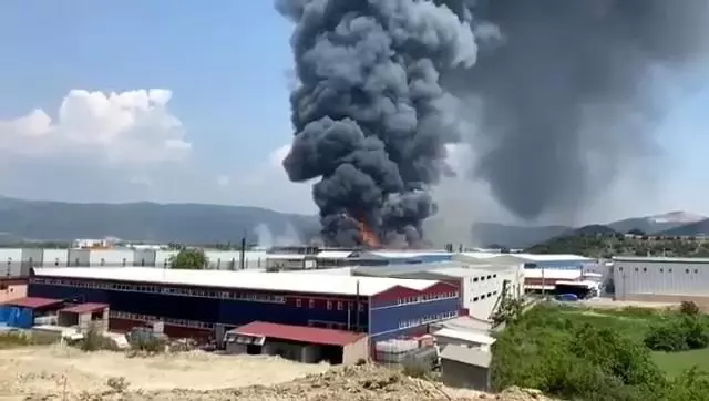 Bursa'da büyük fabrika yangını